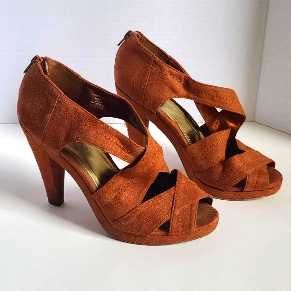 H&M burnt orange faux sude heels